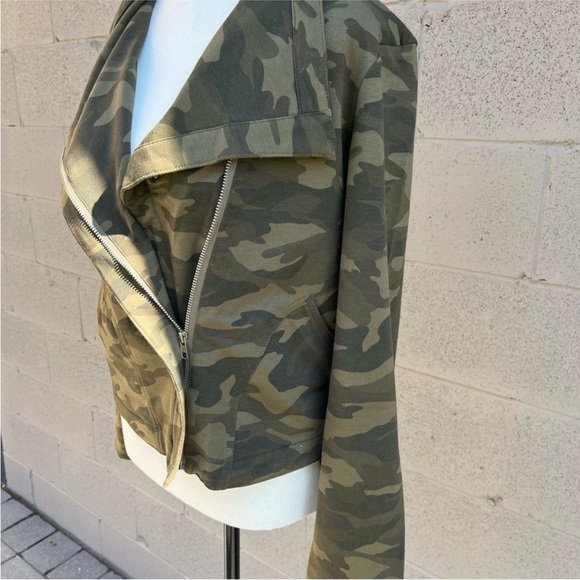 Le Lis Camouflage Women's Jacket Sz:S - Picture 2 of 10
